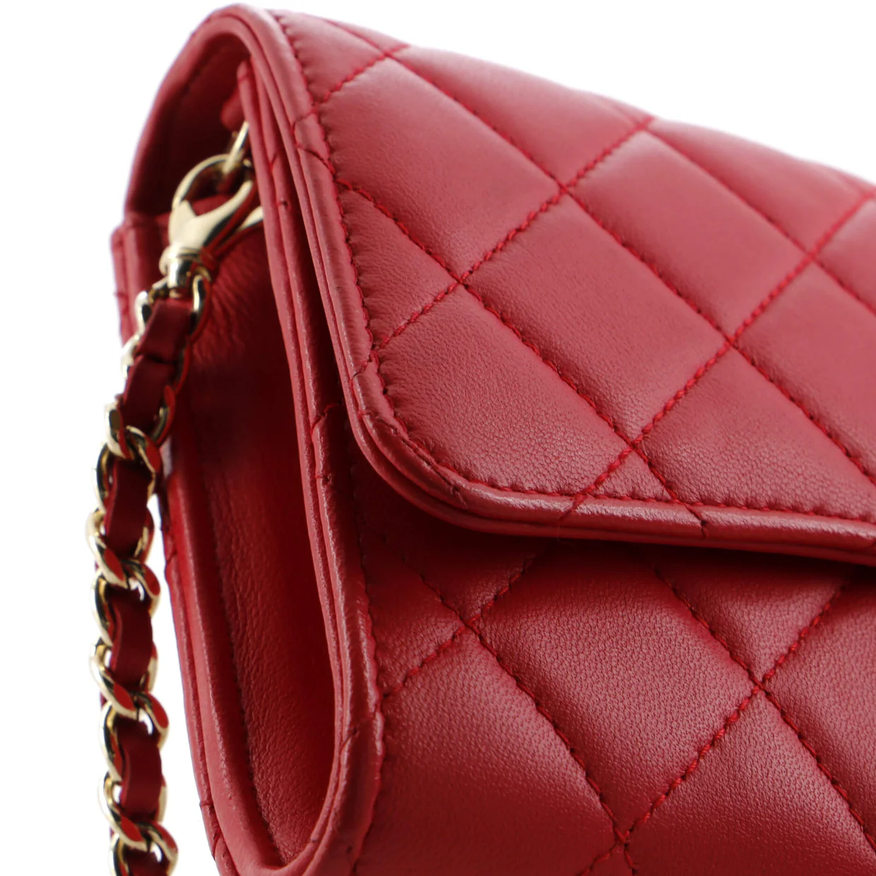 Wallet on Short Chain Quilted Lambskin - Deep Luxury
