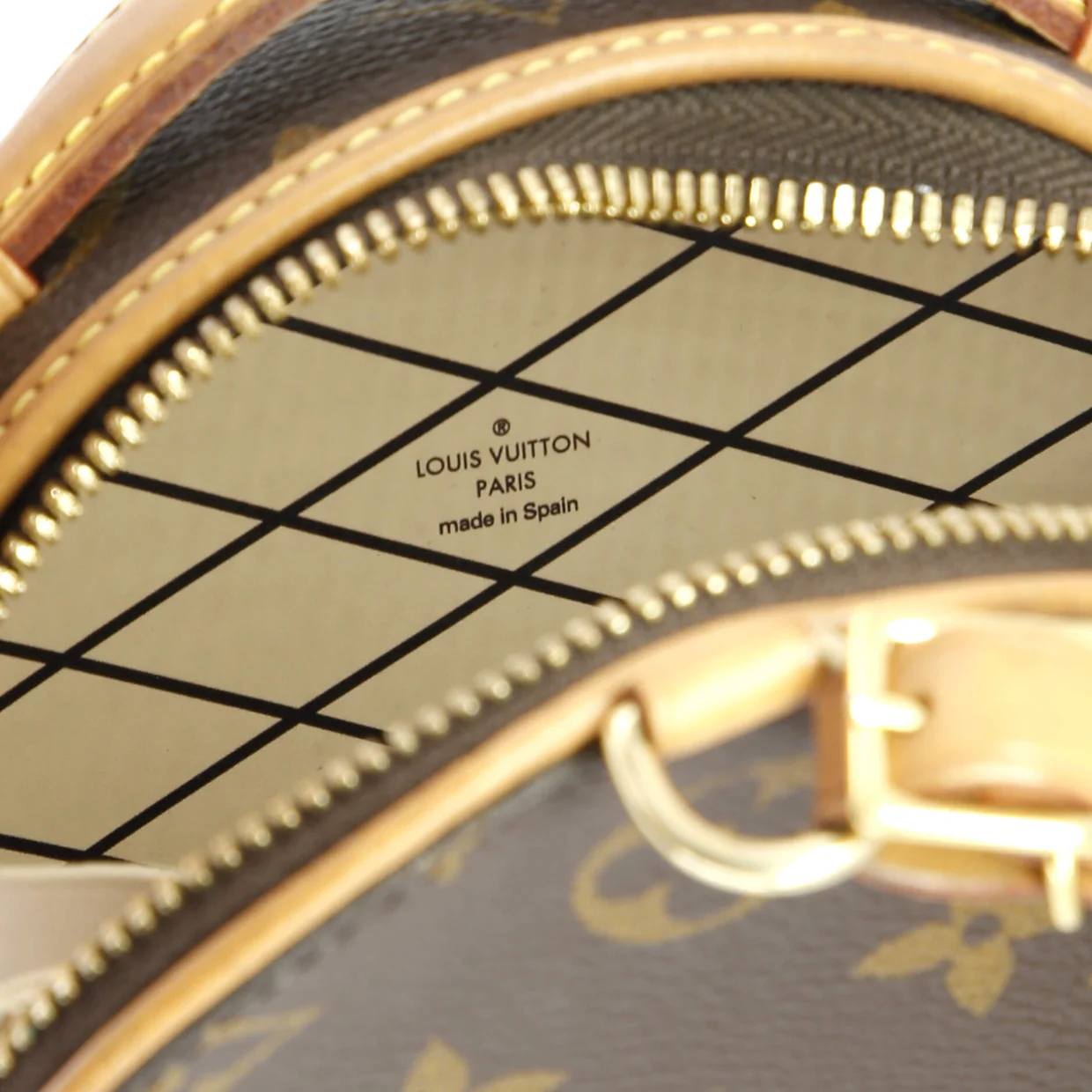 Mini Boite Chapeau Bag Monogram Canvas - Deep Luxury