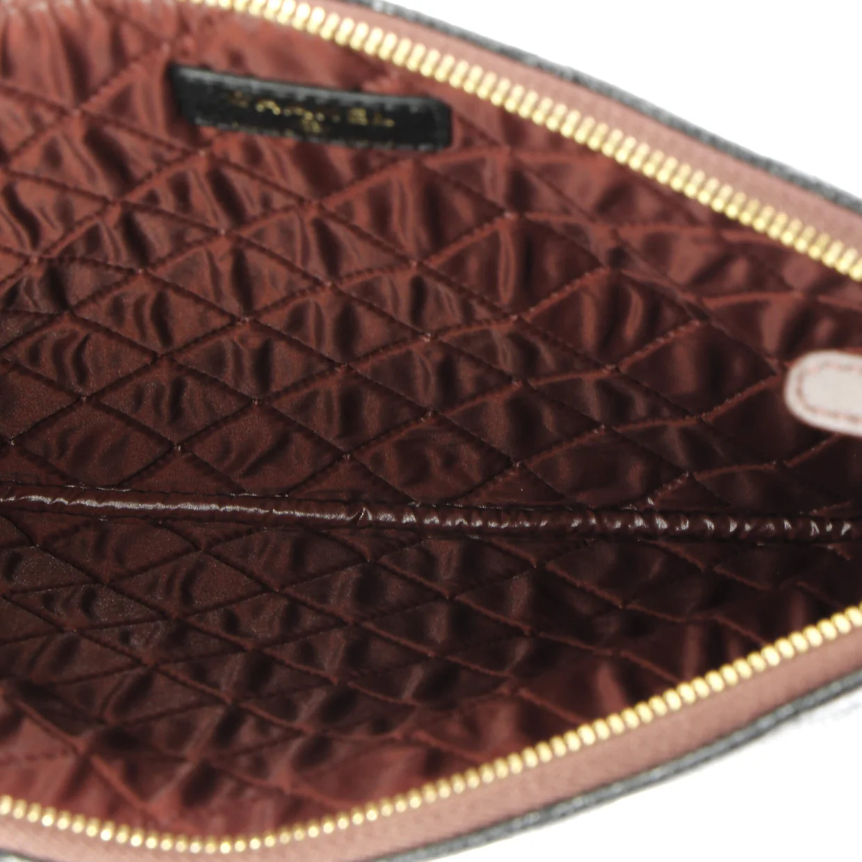 O Case Clutch Quilted Caviar Medium - Deep Luxury
