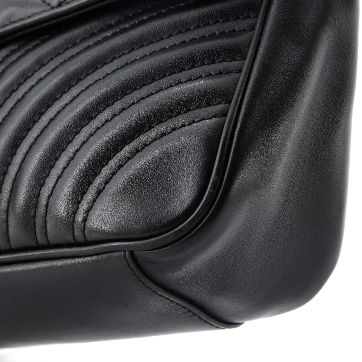 GG Marmont Flap Bag Matelasse Leather Medium - Deep Luxury