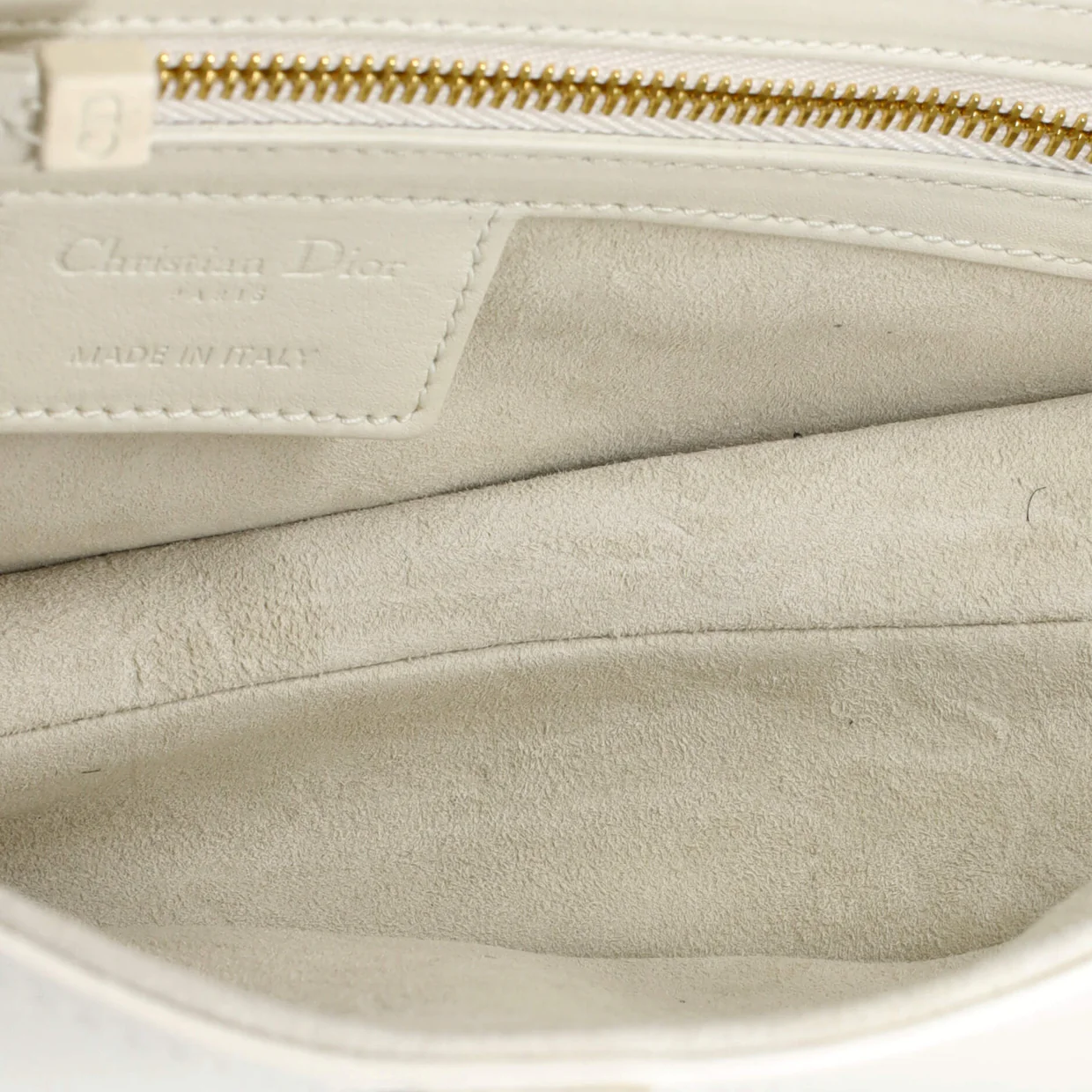 Ultra Matte Saddle Handbag Leather Medium - Deep Luxury