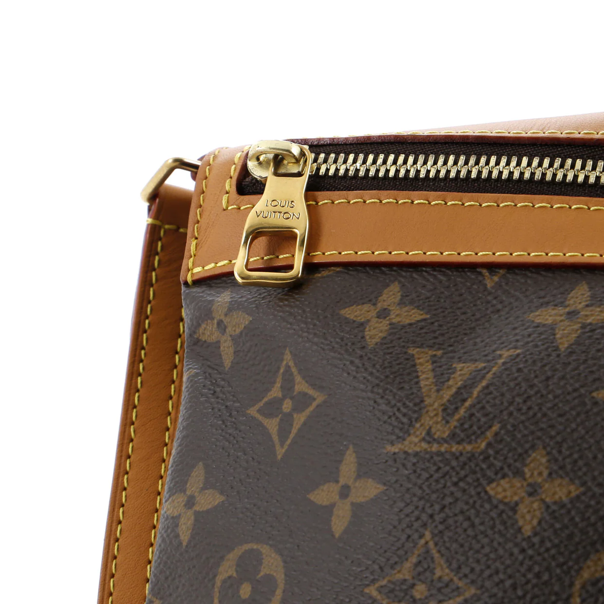 Saumur Messenger Bag Monogram Canvas PM - Deep Luxury