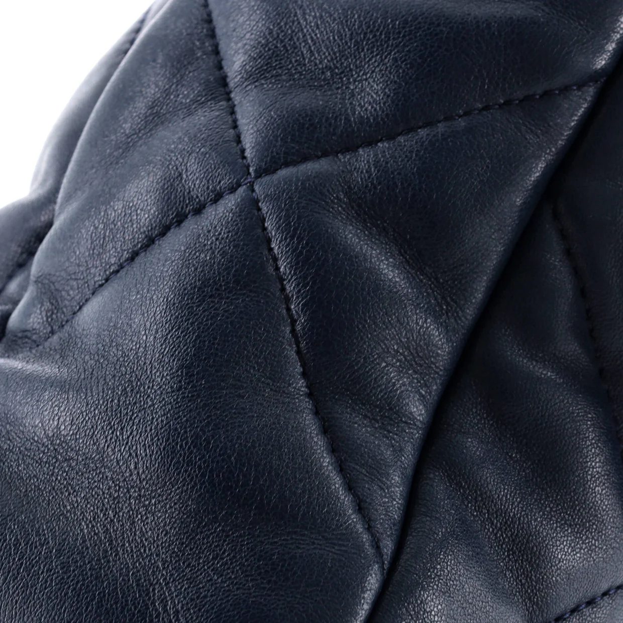 19 Flap Bag Quilted Leather Large - Deep Luxury