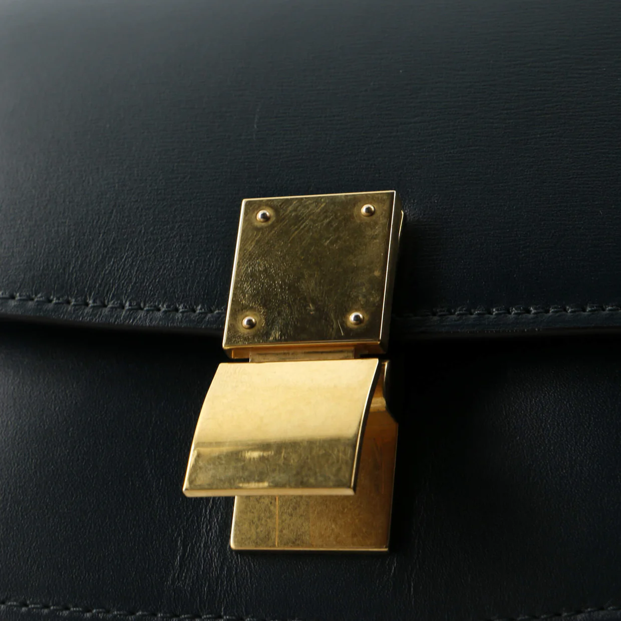 Classic Box Bag Smooth Leather Small - Deep Luxury