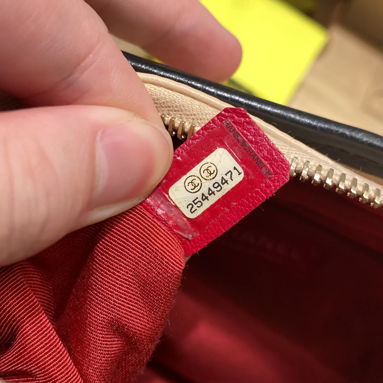 Gabrielle Hobo Quilted Aged Calfskin Medium - Deep Luxury