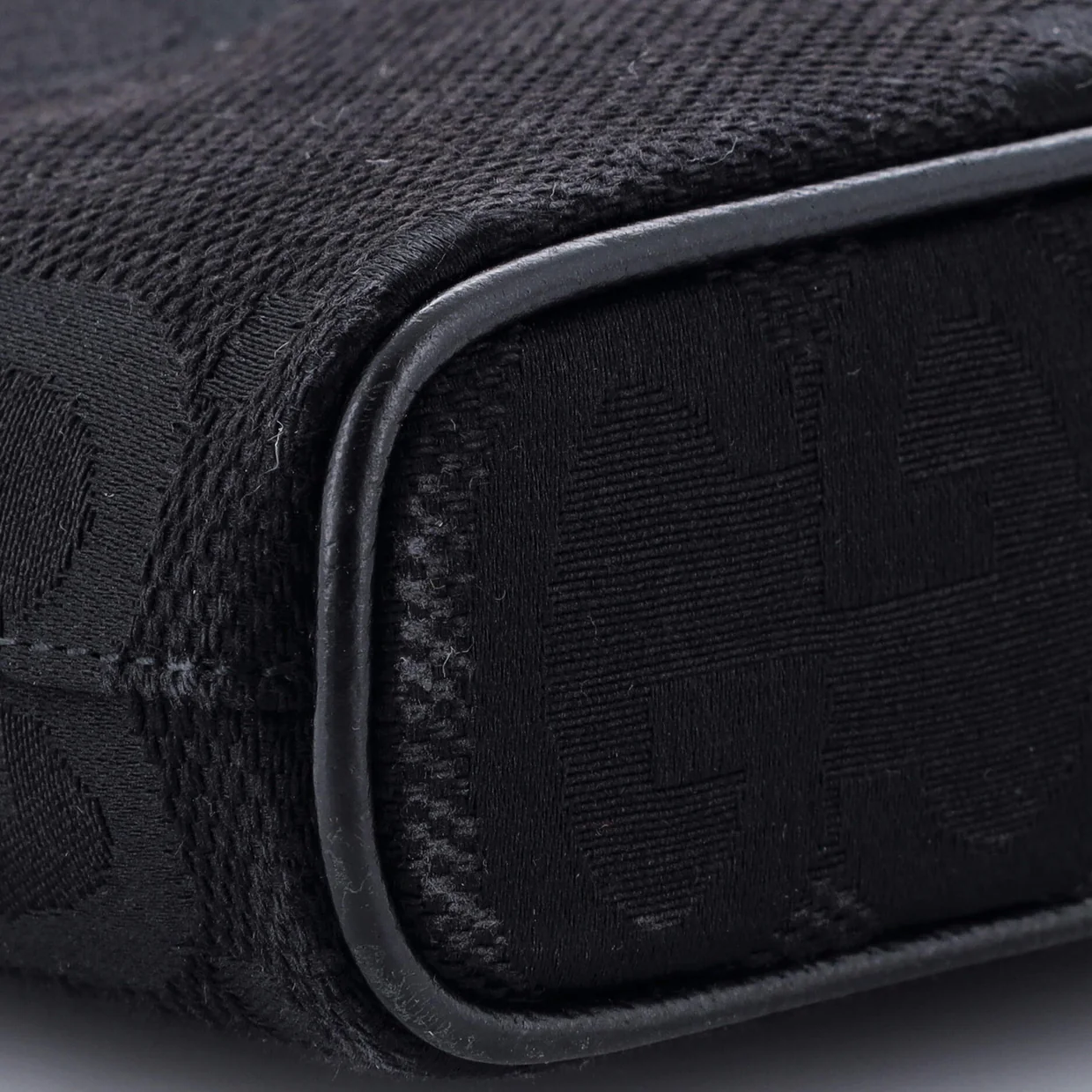 Zip Messenger Bag Jumbo GG Canvas - Deep Luxury
