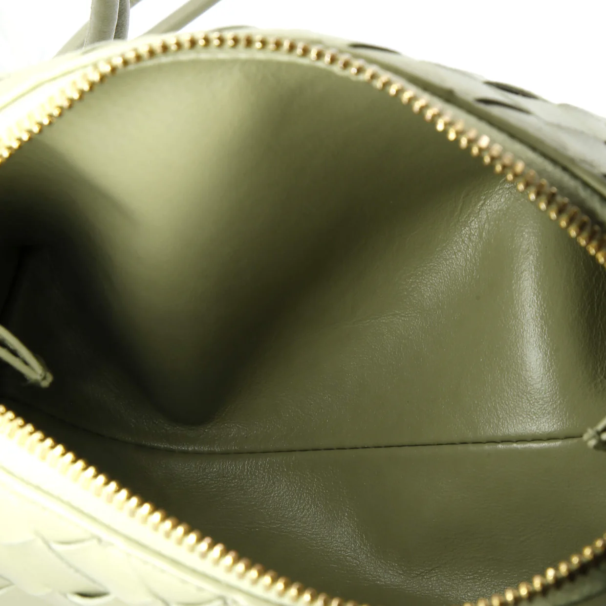 Concert Crossbody Pouch Intrecciato Nappa Mini - Deep Luxury