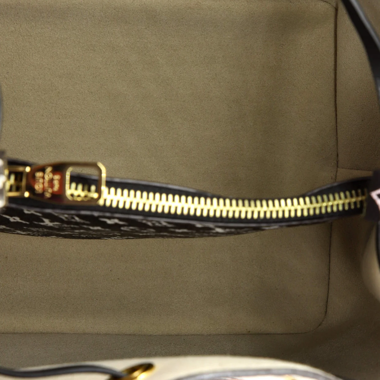 NeoNoe Handbag Limited Edition Jungle Monogram Giant - Deep Luxury