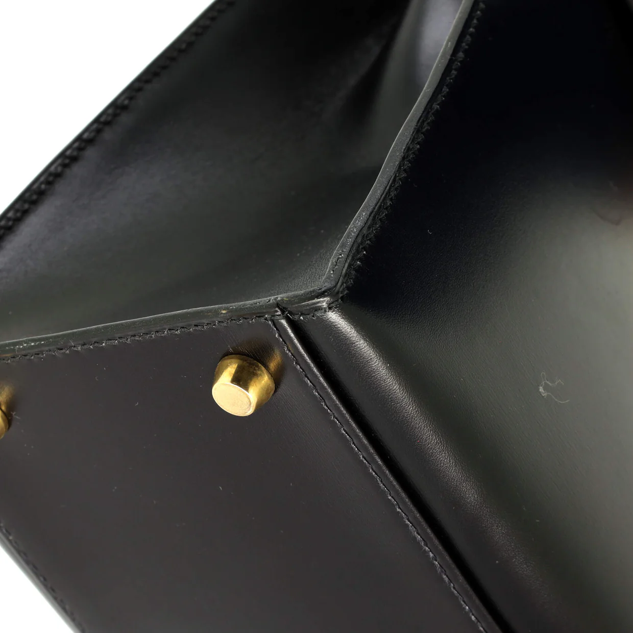Kelly Handbag Noir Box Calf with Gold Hardware 32 - Deep Luxury