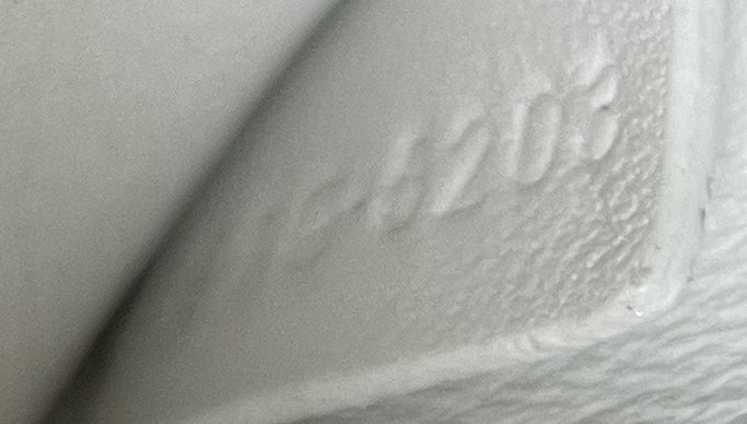 Lola Triomphe Shoulder Bag Calfskin Medium - Deep Luxury