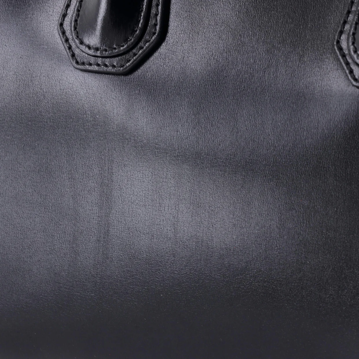 Antigona Bag Glazed Leather Small - Deep Luxury