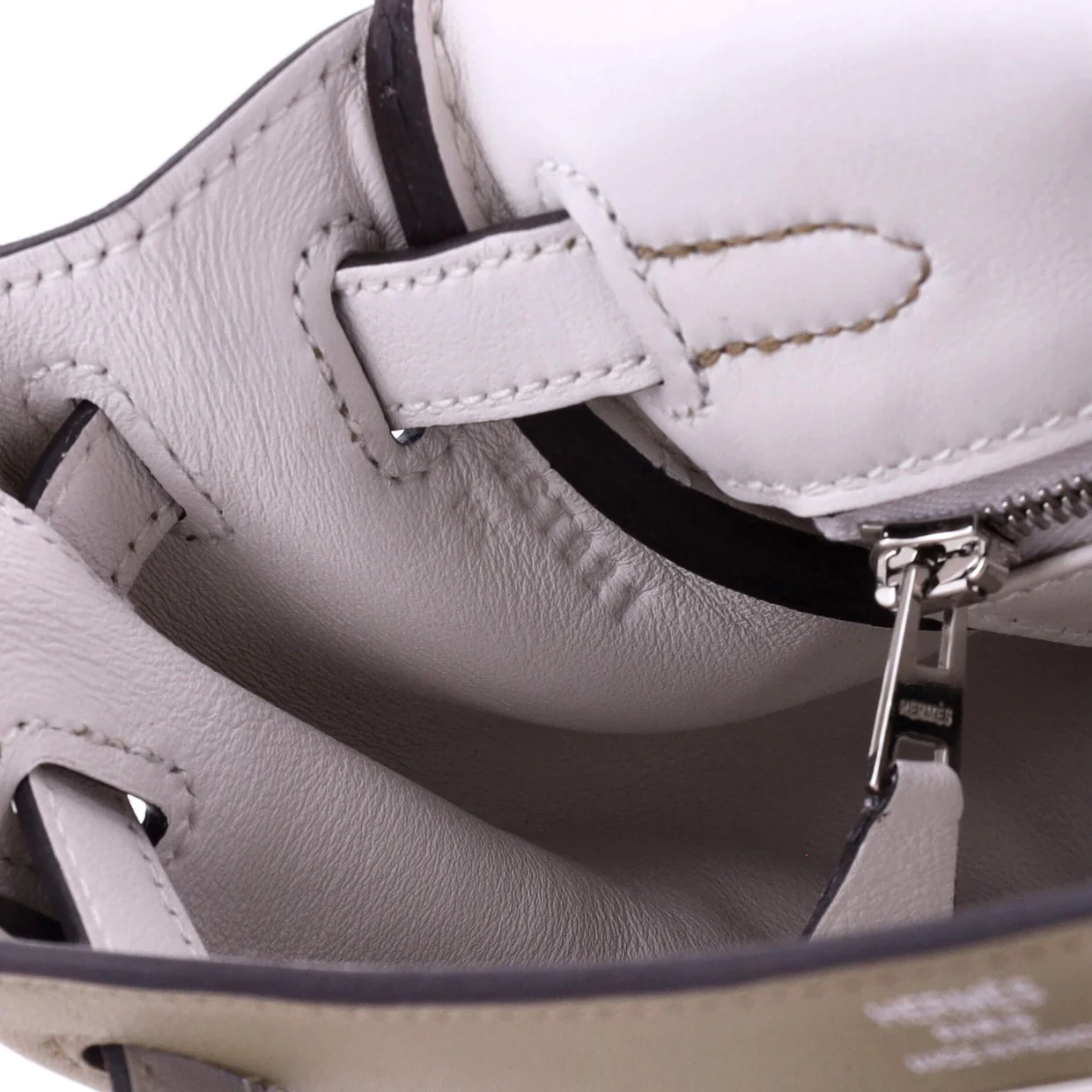 Kelly Handbag Verso Swift with Palladium Hardware 25 - Deep Luxury