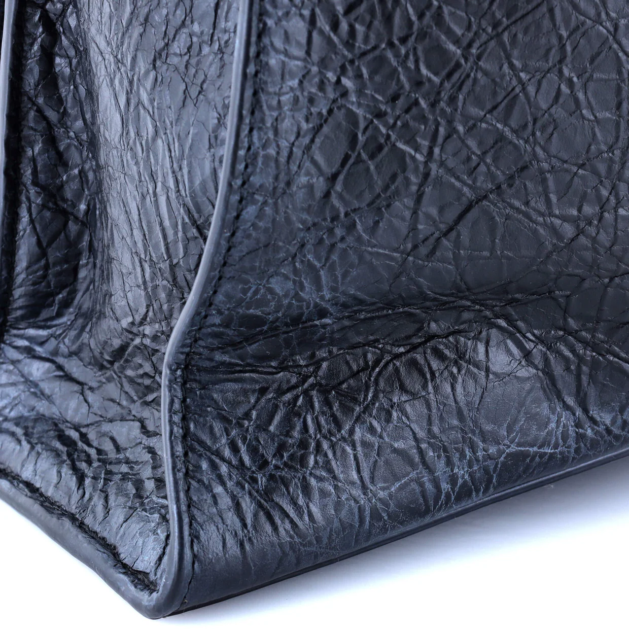 Crush Charm Chain Flap Bag Leather Medium - Deep Luxury