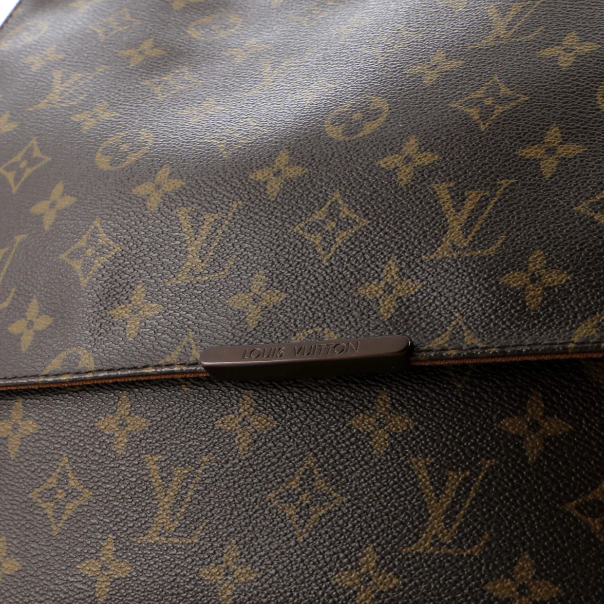 Beaubourg Messenger Bag Monogram Canvas MM - Deep Luxury