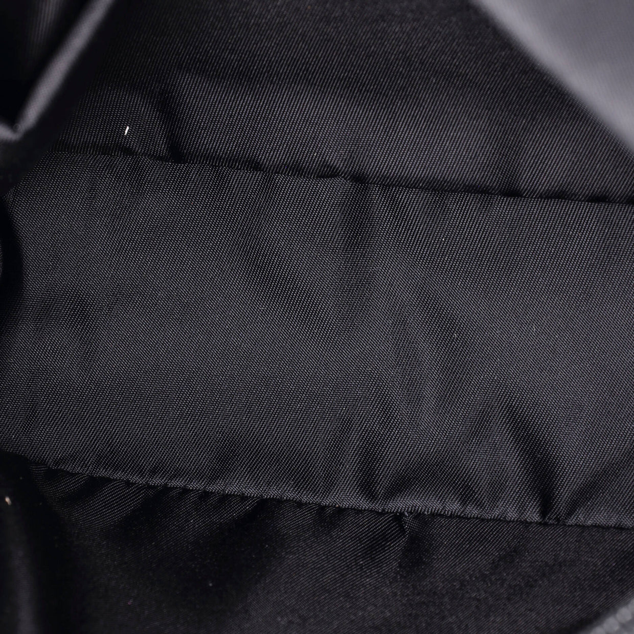 Padded Zip Belt Bag Tessuto - Deep Luxury