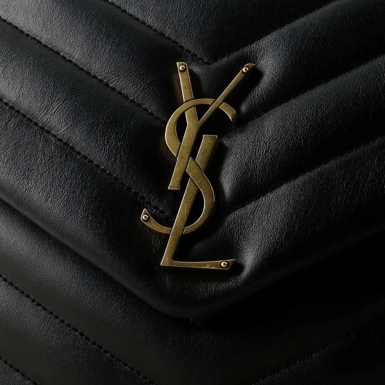 Loulou Shoulder Bag Matelasse Chevron Leather Medium - Deep Luxury