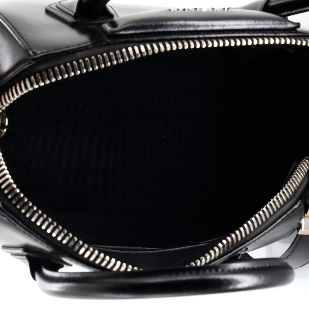 Antigona Bag Glazed Leather Small - Deep Luxury