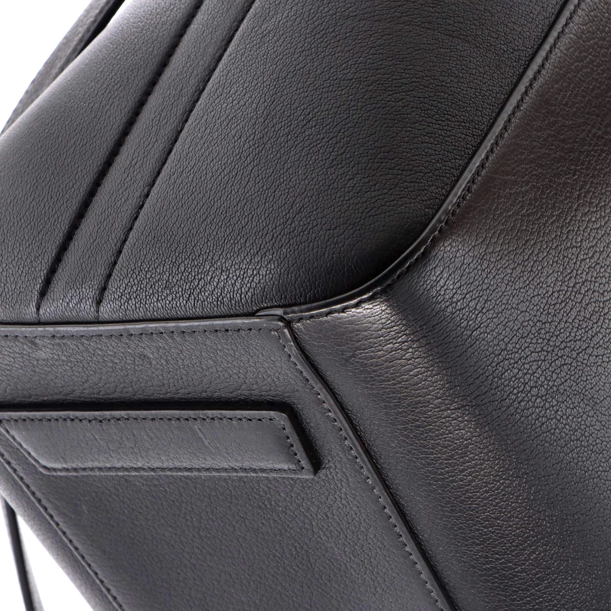 Antigona Bag Leather Medium - Deep Luxury