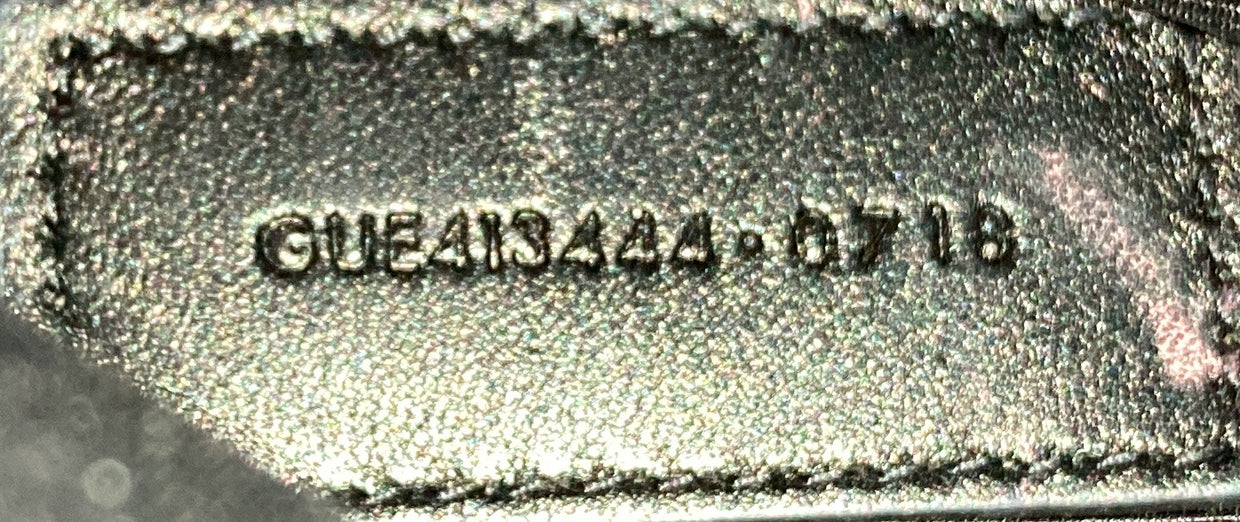 Classic Monogram Wristlet Pouch Matelasse Chevron Leather Medium - Deep Luxury