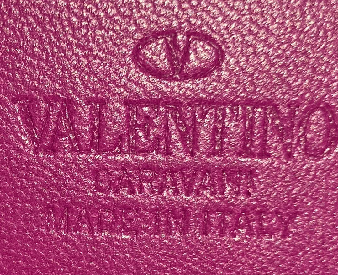 VLogo Walk Crossbody Bag Leather - Deep Luxury