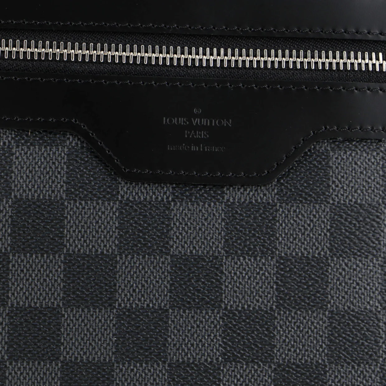Daniel Messenger Bag Damier Graphite MM - Deep Luxury