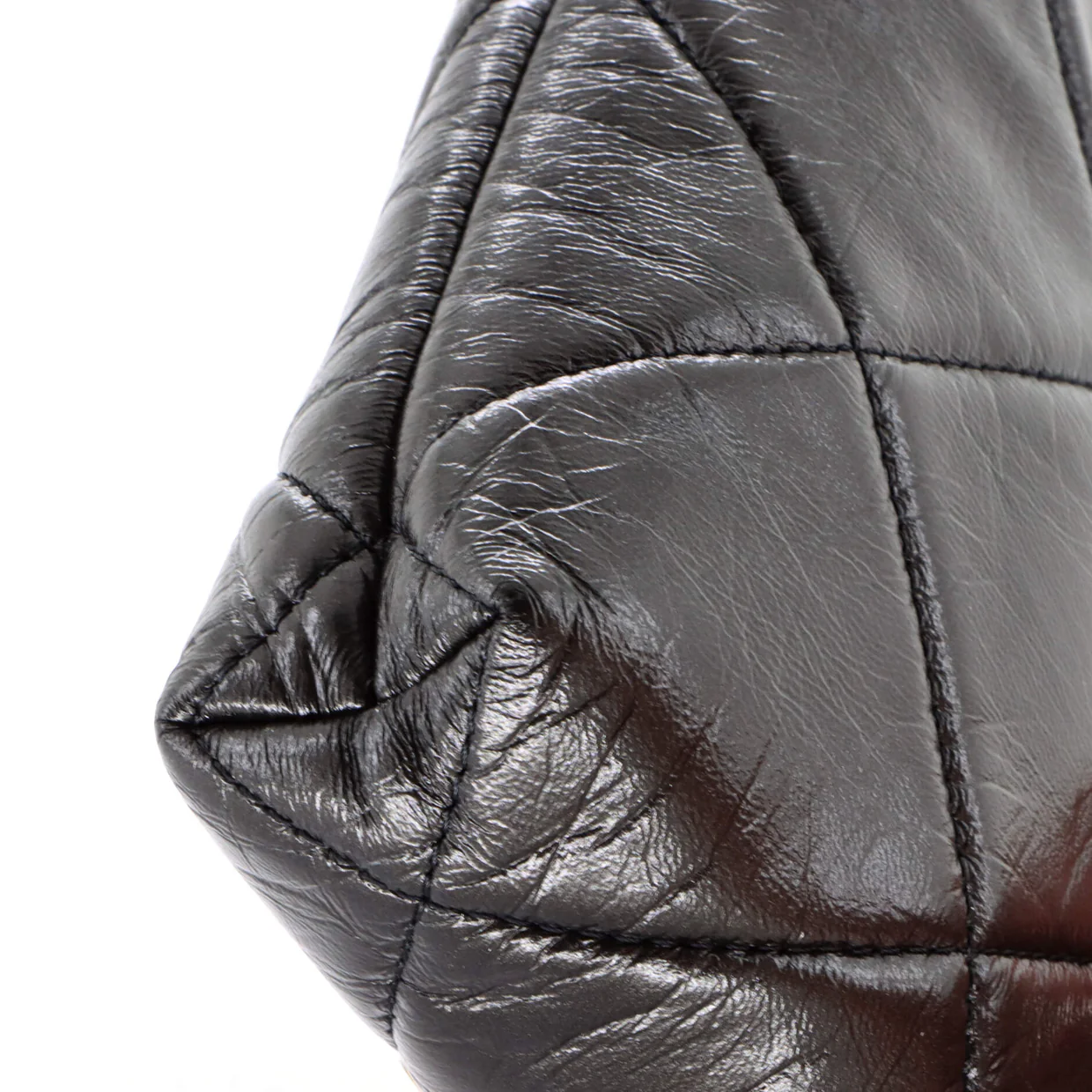 CC Kisslock Frame Clutch with Chain Quilted Lambskin Small - Deep Luxury