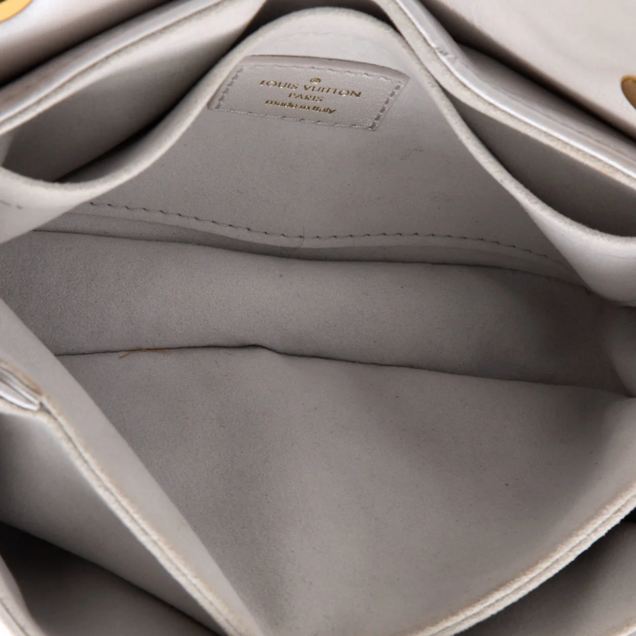 New Wave Chain Bag NM Quilted Leather MM - Deep Luxury