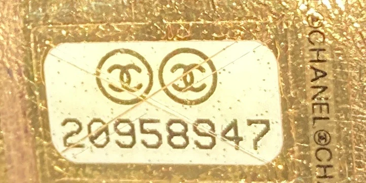 Feminine Pouch Crinkled Leather Large - Deep Luxury