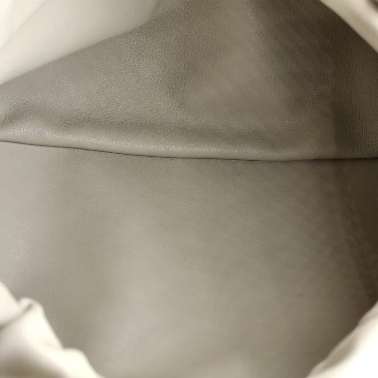 The Chain Pouch Leather - Deep Luxury