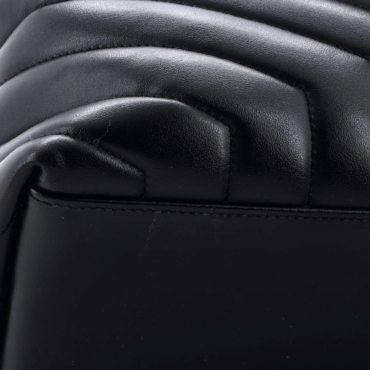 Loulou Shoulder Bag Matelasse Chevron Leather Medium - Deep Luxury