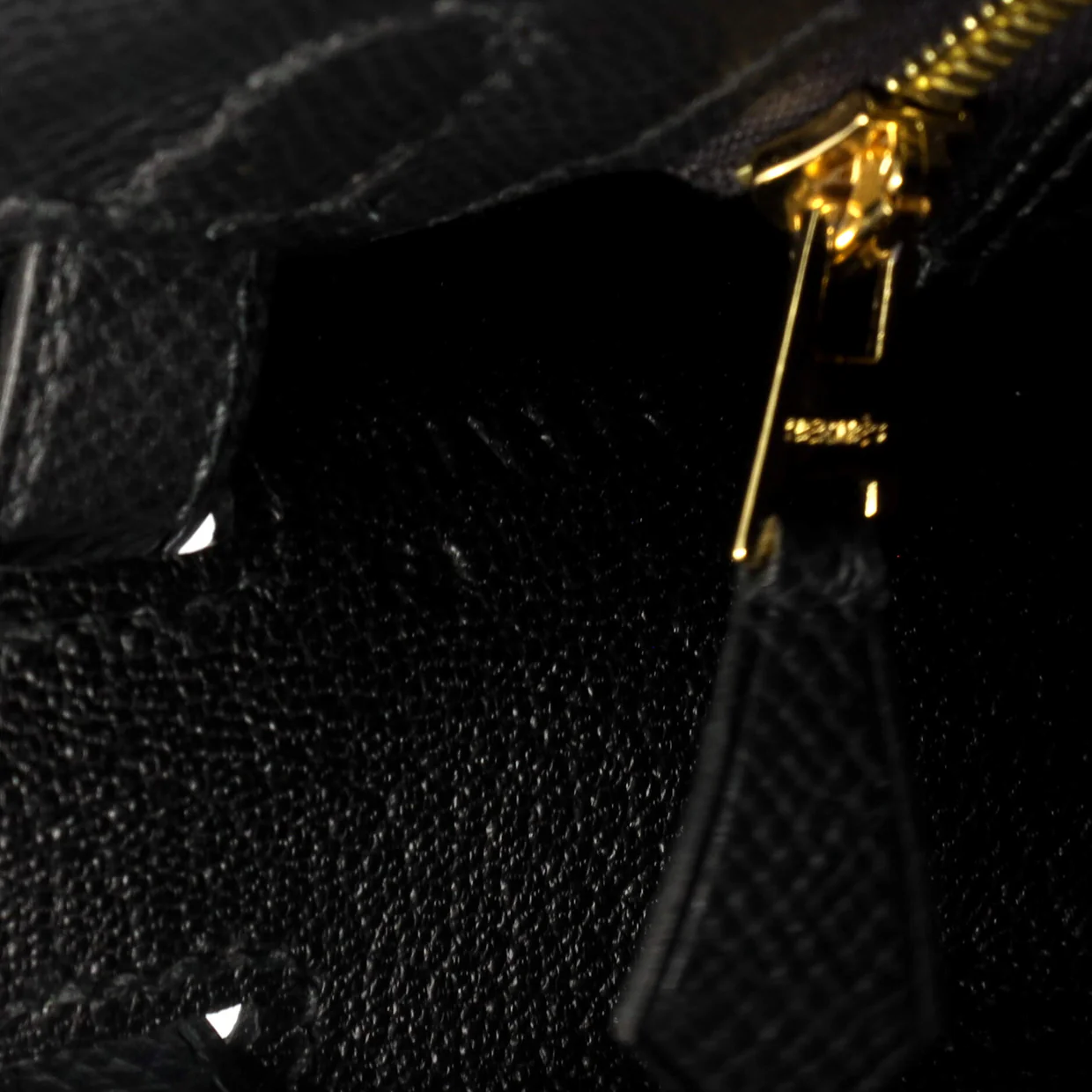 Kelly Handbag Noir Epsom with Gold Hardware 25 - Deep Luxury