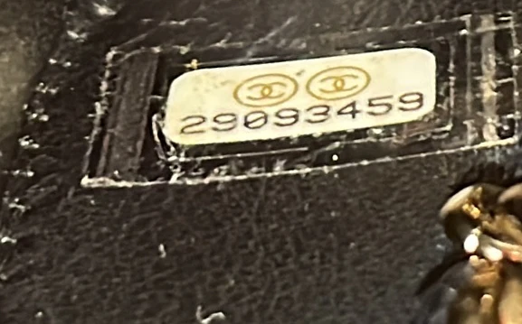 Filigree Vertical Vanity Case Quilted Caviar - Deep Luxury