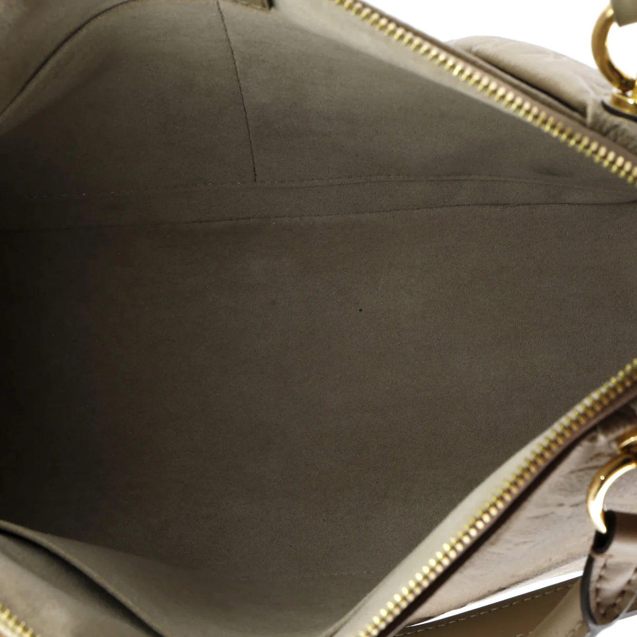 V Tote Monogram Empreinte Leather MM - Deep Luxury