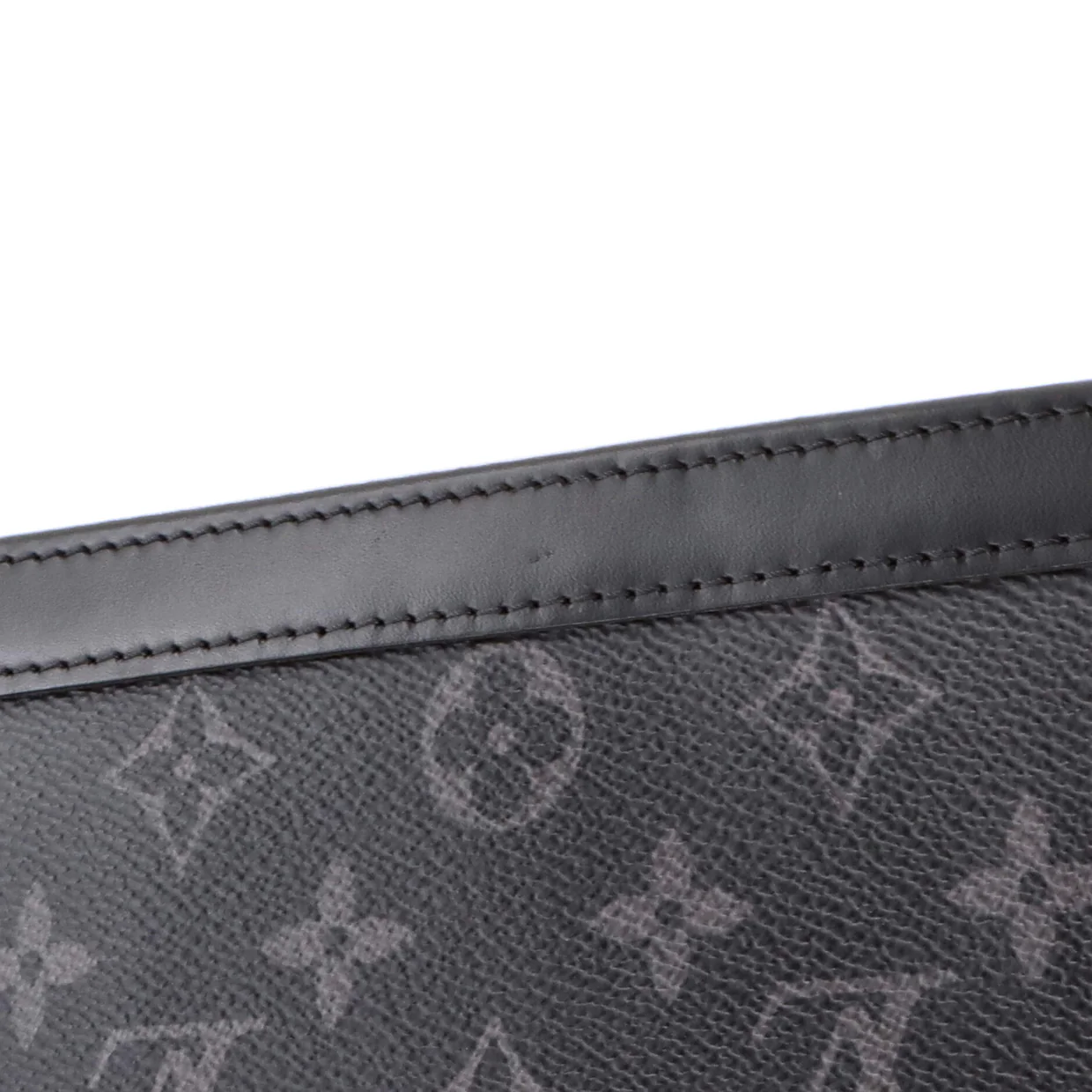 Pochette Voyage Monogram Eclipse Canvas MM - Deep Luxury