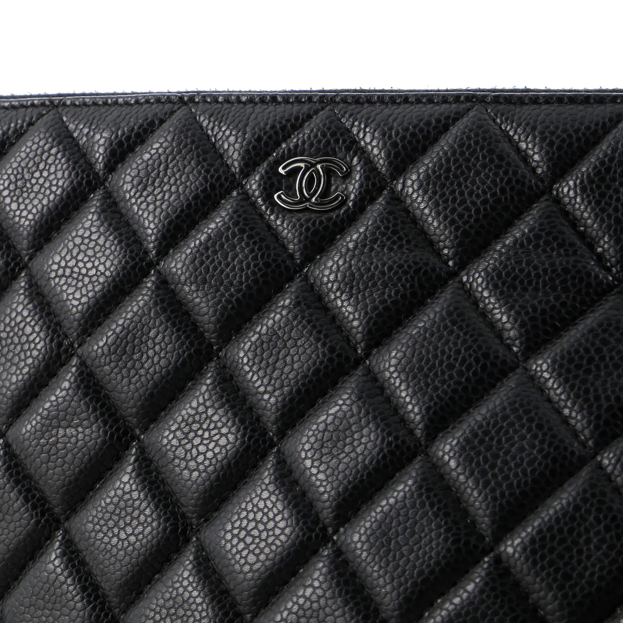 O Case Clutch Quilted Caviar Large - Deep Luxury