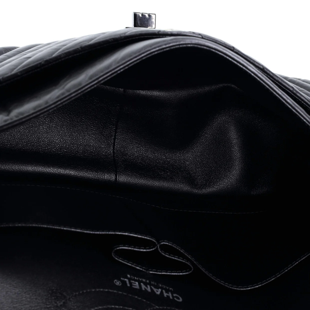 So Black Reissue 2.55 Flap Bag Chevron Aged Calfskin 226 - Deep Luxury