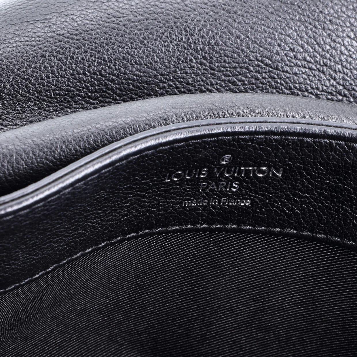 Lockme II Handbag Leather - Deep Luxury