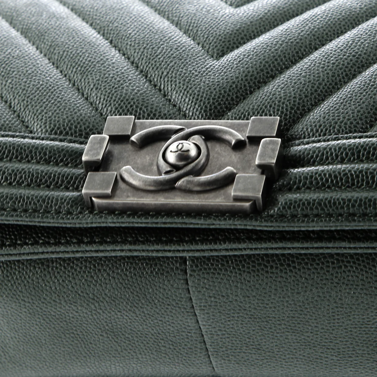 Boy Flap Bag Chevron Caviar Old Medium - Deep Luxury