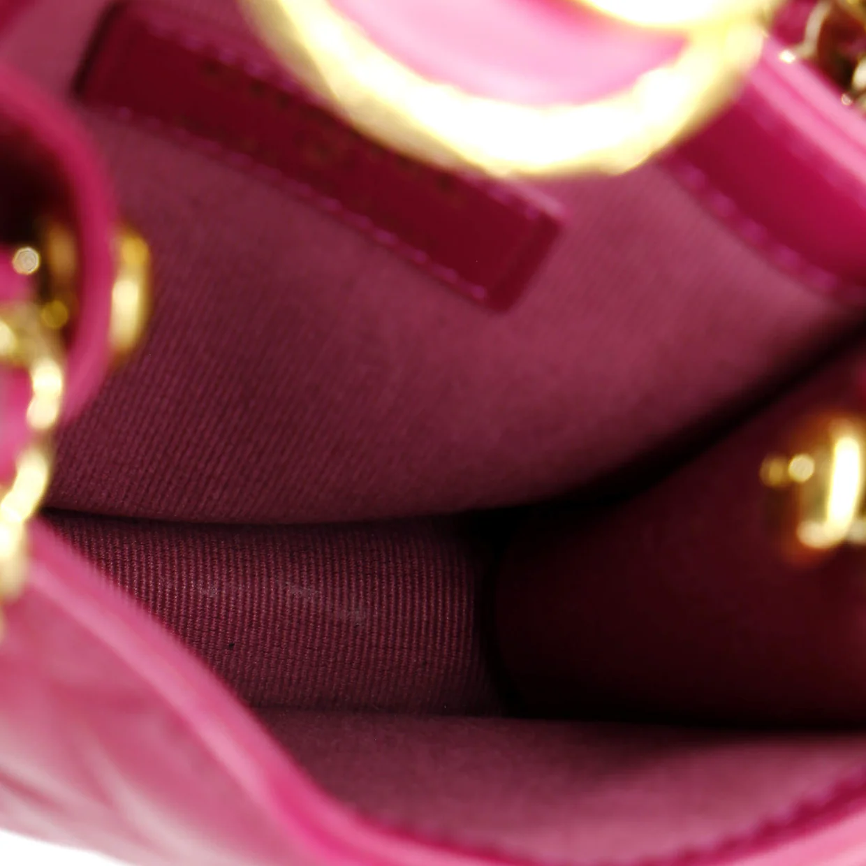 Quilt Metal Edge CC Phone Holder with Chain Quilted Lambskin - Deep Luxury