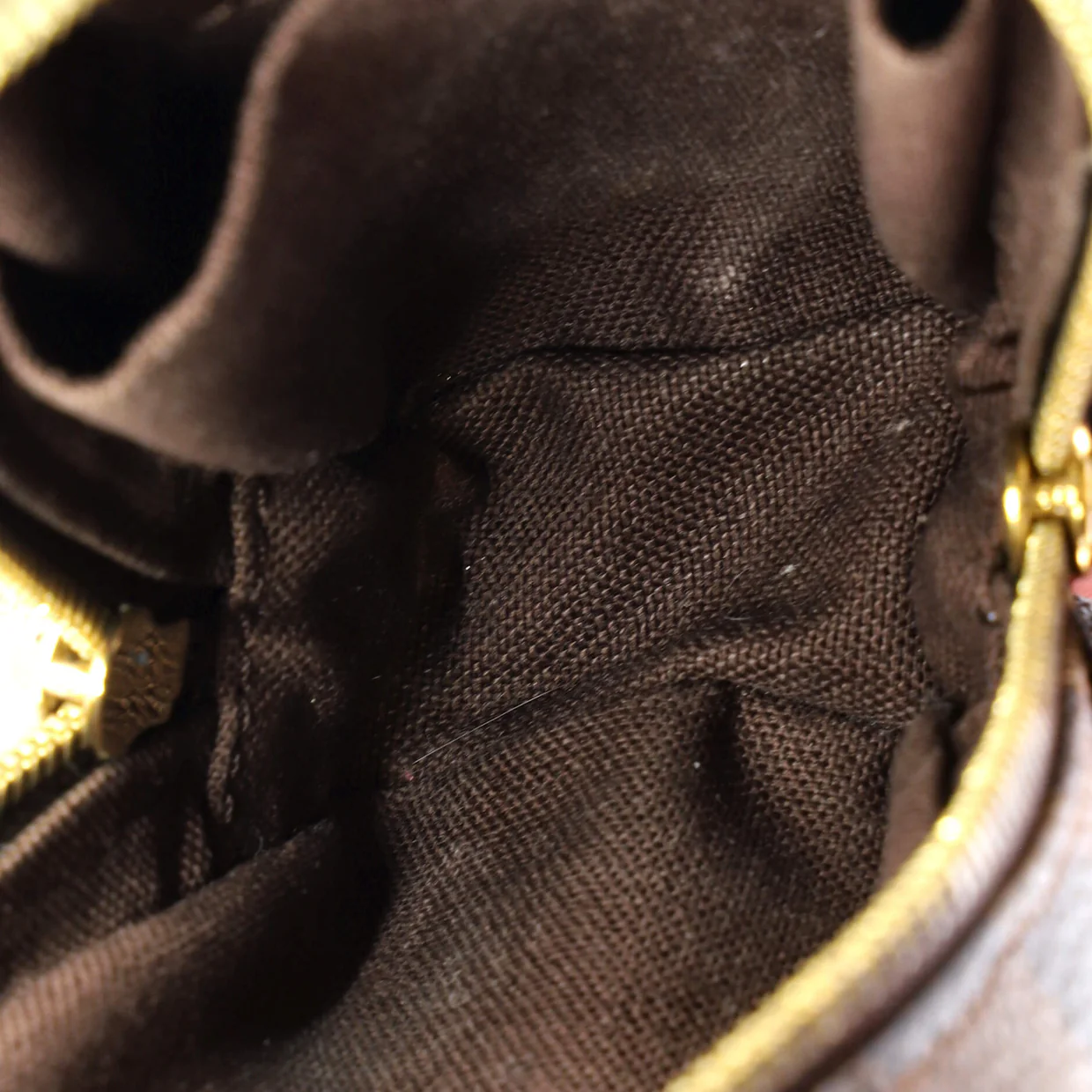 Etui Okapi Camera Case Damier PM - Deep Luxury