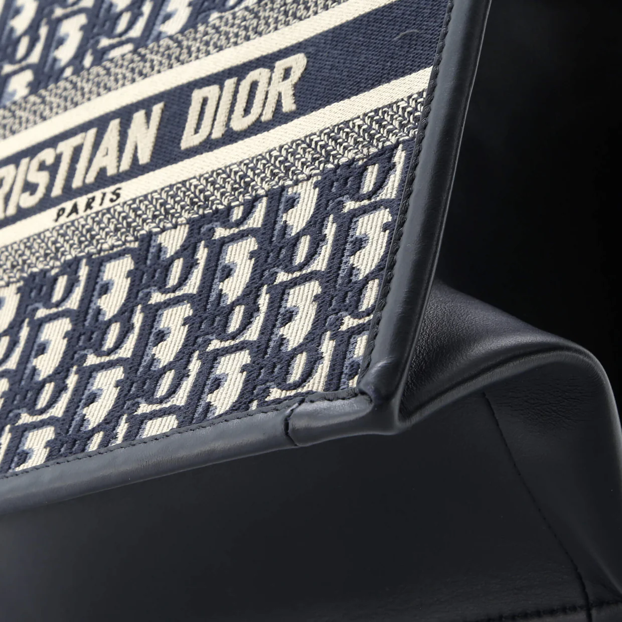 Book Tote with Strap Oblique Canvas Small - Deep Luxury