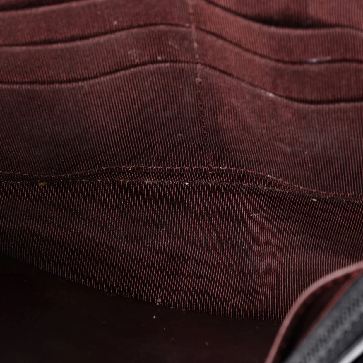 Wallet on Chain Quilted Caviar - Deep Luxury