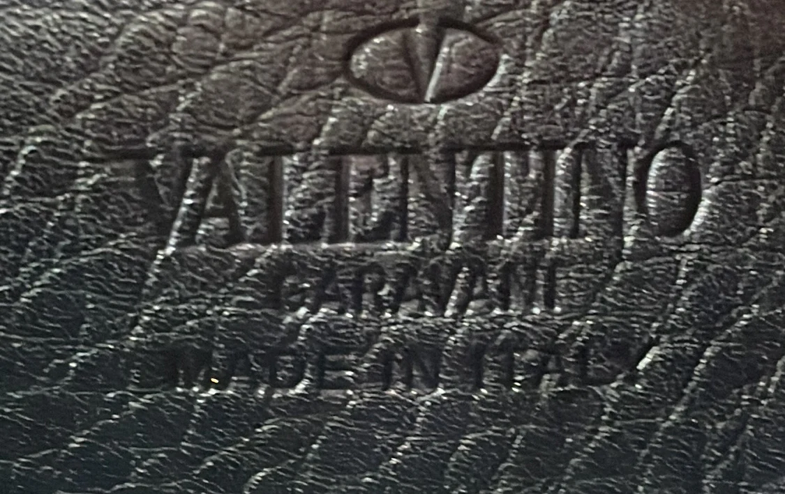 Rockstud Camera Crossbody Bag Leather - Deep Luxury