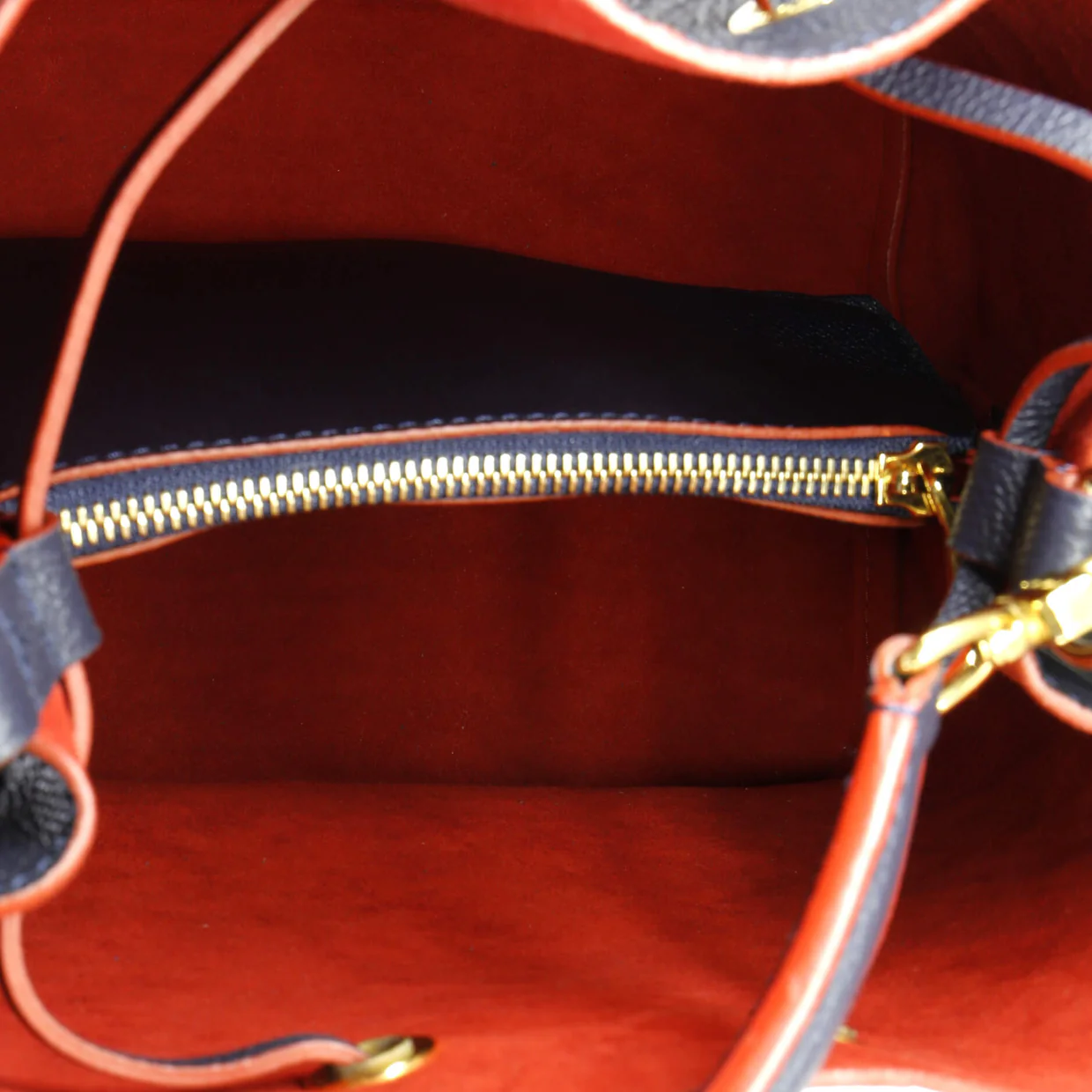 NeoNoe Handbag Monogram Empreinte Leather MM - Deep Luxury