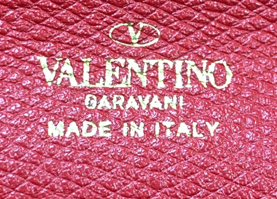 VLogo Signature Flap Pouch Leather - Deep Luxury