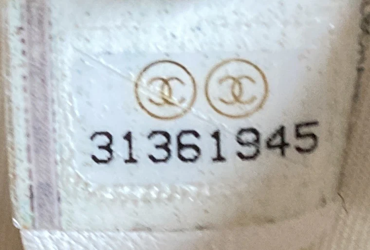 CC Round Vanity Case with Chain Quilted Lambskin Mini - Deep Luxury