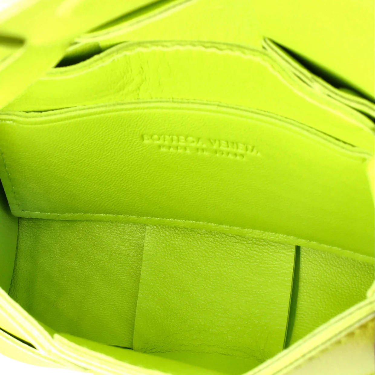 Cassette Crossbody Bag Maxi Intrecciato Leather Candy - Deep Luxury