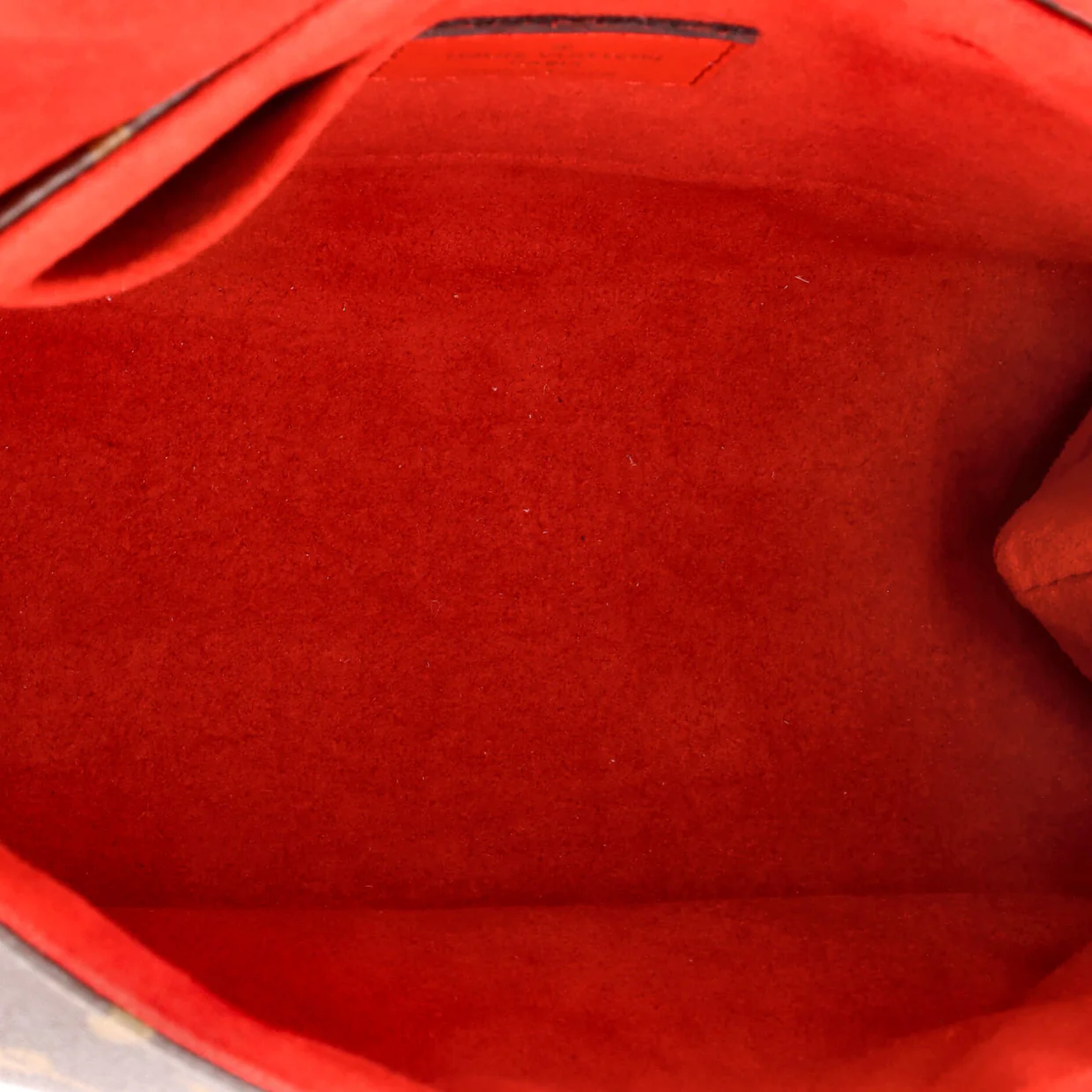 Locky Handbag Monogram Canvas with Leather BB - Deep Luxury