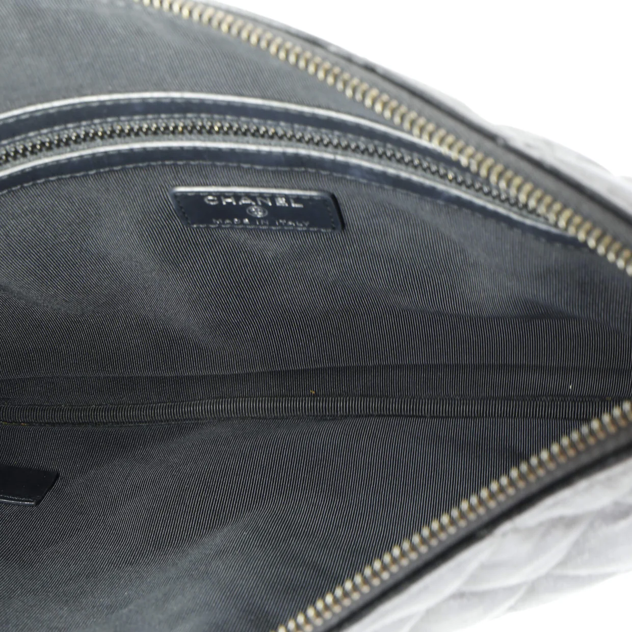 O Case Clutch Quilted Crumpled Calfskin Medium - Deep Luxury