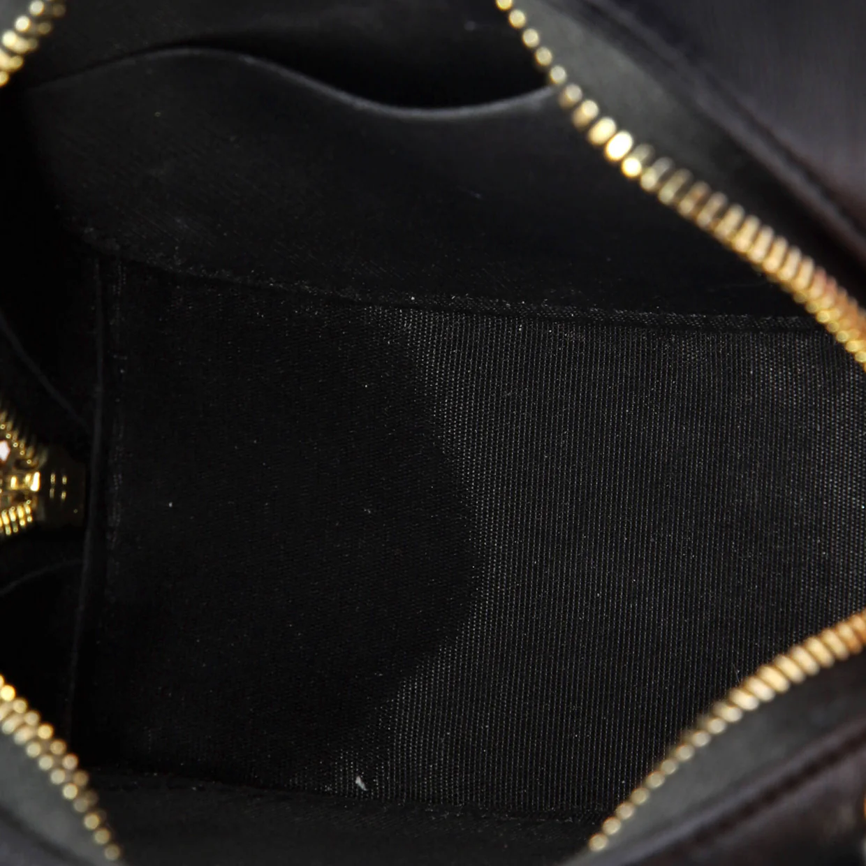 Round Clutch with Chain Quilted Lambskin with Zirconium - Deep Luxury